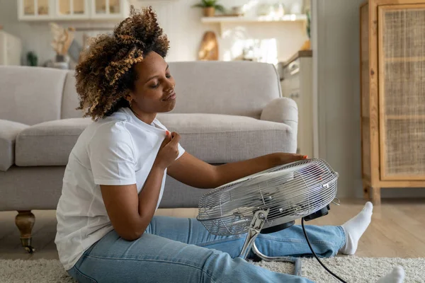 Overheating Homes Happy Young African American Woman Sits Front Electric — Photo