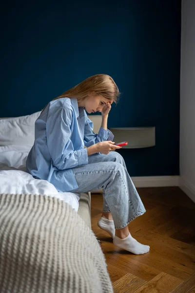 Social Media Mental Health Worried Young Woman Looking Smartphone Screen — Stock Photo, Image