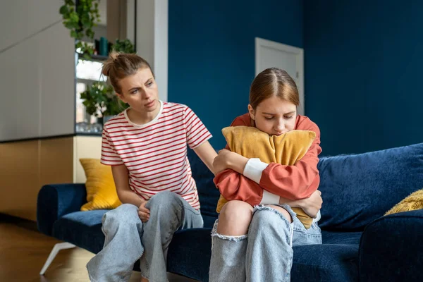 Mother Supporting Child Upset Teen Girl Difficult Adolescence Stage Loving — Stock Photo, Image