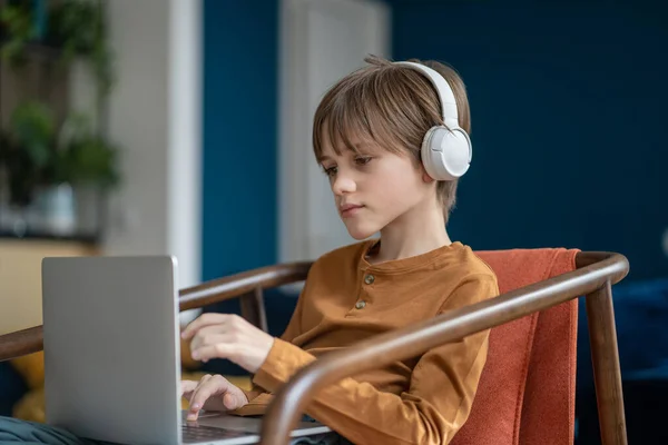 Serious Attentive Caucasian Teen Boy Headphones Having Online Class Laptop — Stock Photo, Image