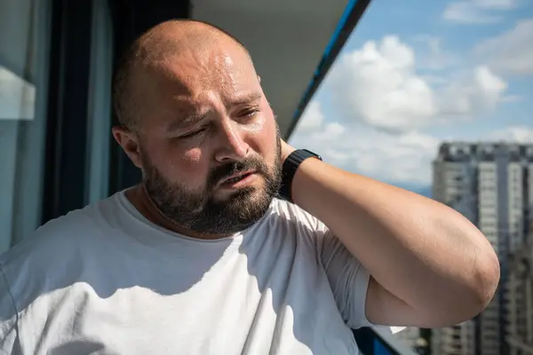 Bearded Man Hot Summer Sun Balcony Bald Unsmiling Guy Closed — Stock Photo, Image