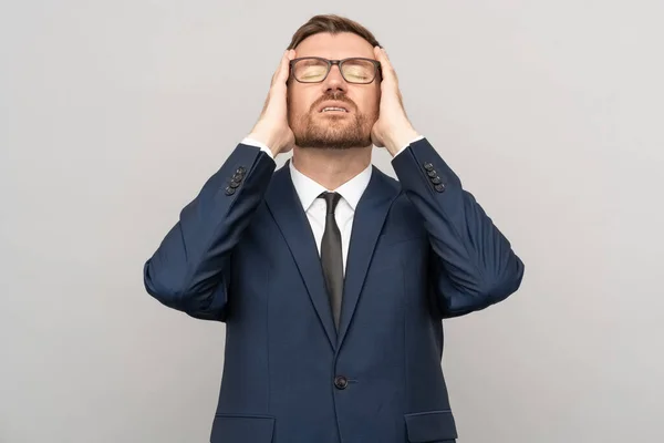Confiado Cansado Cansado Deprimido Hombre Negocios Hombre Empresario Gafas Traje — Foto de Stock
