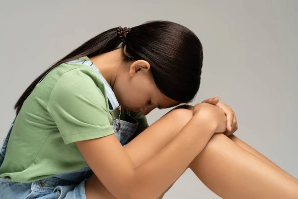Amenazado Miedo Deprimido Infeliz Triste Adolescente Que Sufre Intimidación Escuela — Foto de Stock