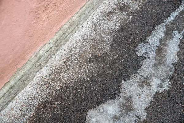 Deicing Chemicals Pavement Winter Salt Grains Icy Sidewalk Paving Slab — Stock Photo, Image