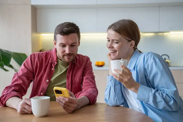 Interested Family Couple Looking Screen Cellphone Have Fun Together Morning — Stock Photo, Image