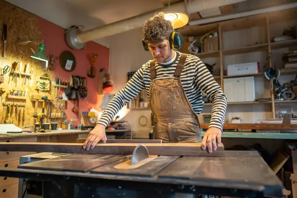 Carpentry Workshop Focused Craftsman Master Working Thoughtful Man Artisan Wearing — Stock Photo, Image