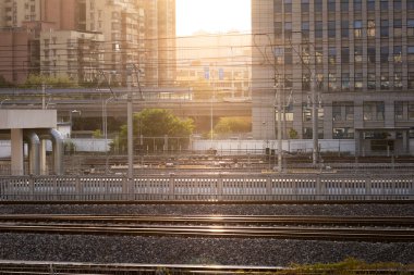 Guangzhou Çin 'deki tren rayları..