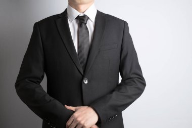 Silah geçmişi olan bir el.