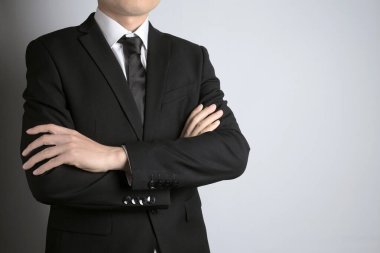 Silah geçmişi olan bir el.