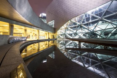 Guangzhou, Çin - Ekim 13, 2015: Guangzhou operasının gece manzarası.