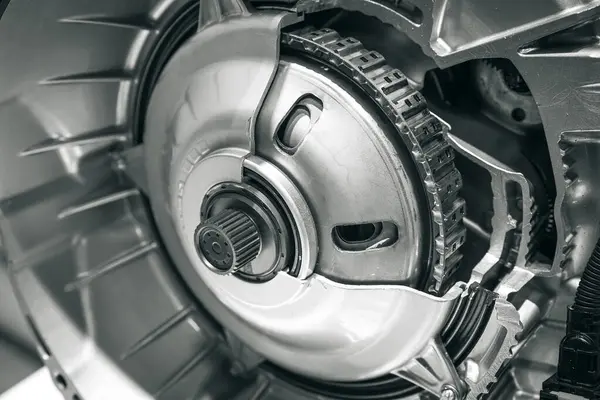 Arabanın motorunun bir parçası.