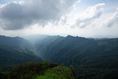 Guizhou porseleniyle fanjing Dağı