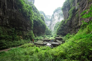Chongqing Çin 'deki Wulong doğal köprü parkı.