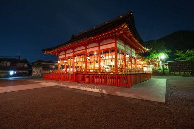 Fushimi Inari tapınak Kyoto Japonya'da