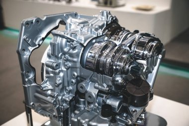Arabanın motorunun bir parçası.