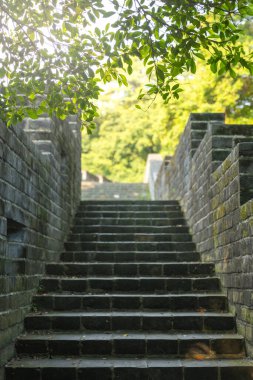 Guangzhou 'daki eski Çin Seddi' nin merdivenleri.