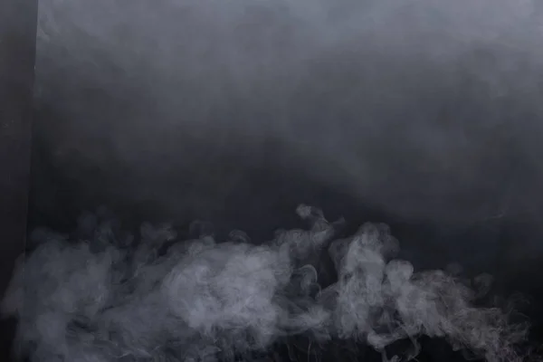 Bouffées Denses Fumée Blanche Brouillard Sur Fond Noir Nuages Fumée — Photo