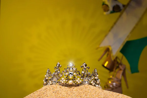 Yellow Desert Sand Diamond Crown Put Golden Sun Natural Hot — Stock Photo, Image