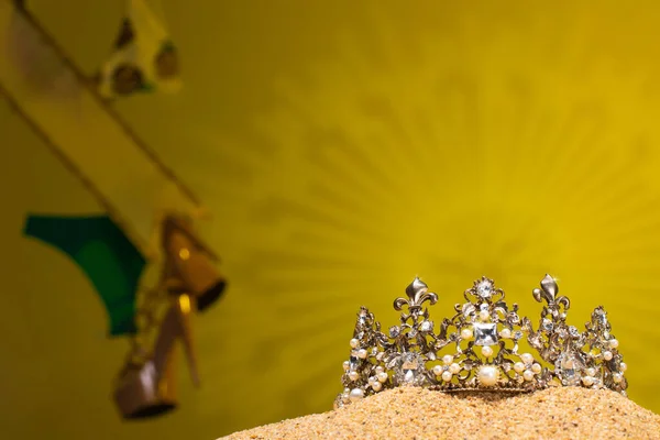Yellow Desert Sand Diamond Crown Dát Zlatého Slunce Přírodní Horký — Stock fotografie