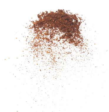 Red Hot Chilli uçan patlama, kırmızı buğday biberi soyut bulut sineği patlaması. Güzel tohum serinliği, havaya sıçrama, yiyecek nesnesi tasarımı. Seçici odak dondurma görüntüsü beyaz arkaplan izole