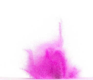 Küçük ölçekli mor kum uçan patlama, menekşe kum tanecikleri patlar. Soyut bulut sineği. Mor renkli kum sıçraması havayı içine atıyor. Beyaz arka plan izole edilmiş yüksek hızlı deklanşör, dondurucu fırlatma