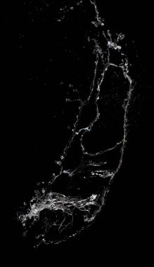 Şekil biçimli bir su fırlatma havadaki kanat çırpan su saldırısına dönüşür ve hareketli dondurucu atışı durdurur. Patlama dokusu, grafik kaynak elementleri, siyah arkaplan izole