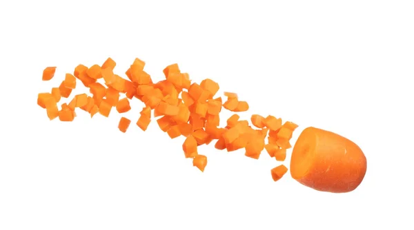 Морковь Свежая Полная Длина Мухи Плавают Воздухе Превратить Кубики Формы — стоковое фото