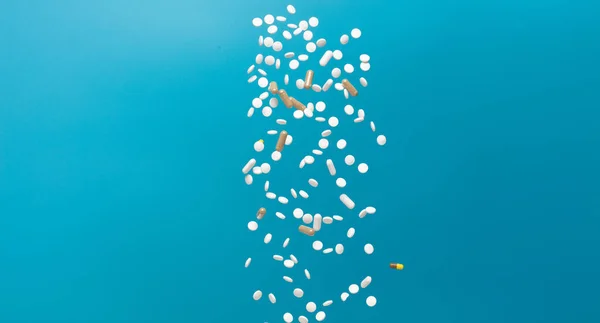 Dagelijkse Pil Medicijn Vallen Zweven Naar Patiënt Vele Soorten Medicijnen — Stockfoto