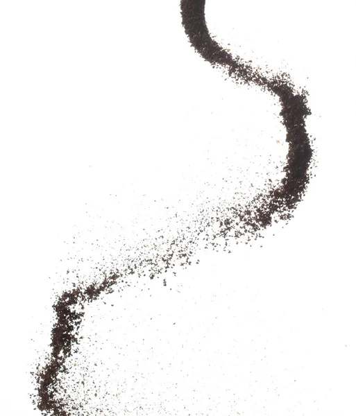 コーヒー粉飛行爆発 コーヒー粉砕地上フロート注ぐ 煙のにおいのような波 コーヒー粉スプラッシュ空中に投げます 白の背景分離された高速シャッター 凍結運動 — ストック写真