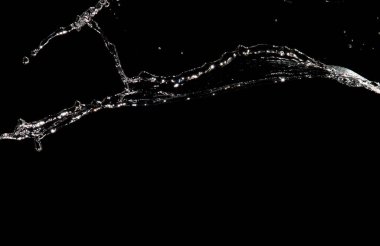 Su borusundan dökülen şekil, havadaki çam suyuna düşer ve hareketli dondurucu atışı durdurur. Şekil çizgisi dokusu için su dökün Grafik kaynak elementleri, siyah arkaplan izole