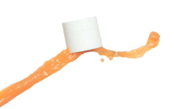 Крем Увлажнения Апельсинового Сока Льется Контейнер Косметической Бутылкой Оранжевая Краска — стоковое фото