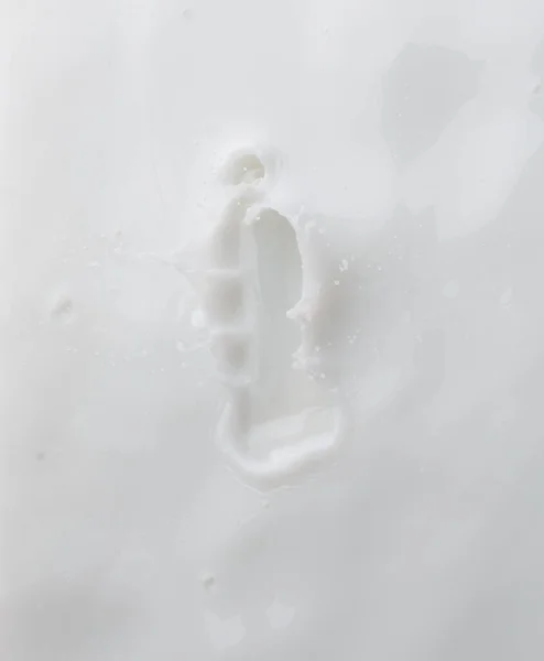 Kozmetik Kabı Beyaz Losyon Damlası Sıçratıyor Süt Losyonu Kozmetik Şişesine — Stok fotoğraf