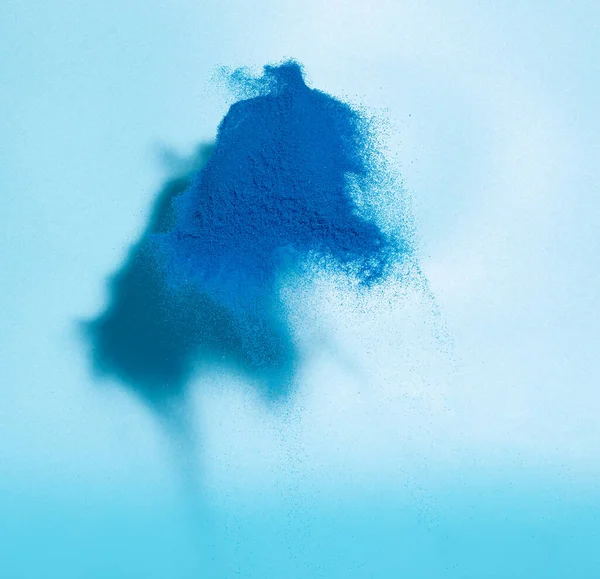 Blue Sand Fliegt Explosion Schatten Auf Wand Kornwelle Explodieren Abstrakte — Stockfoto