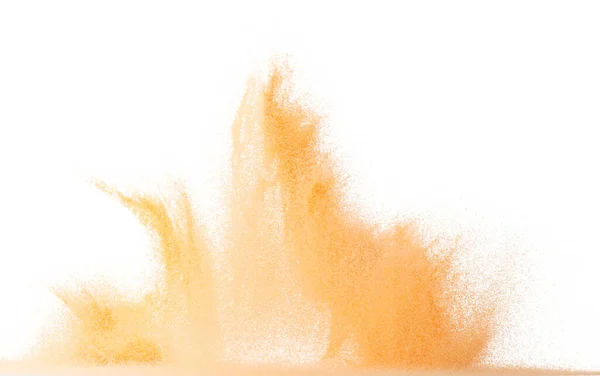 小尺寸橙色沙粒爆炸 水果沙粒爆裂 抽象云雾飞行 橙色的沙子飞溅在空气中 白色背景隔离高速快门窗 抛掷冻结 — 图库照片
