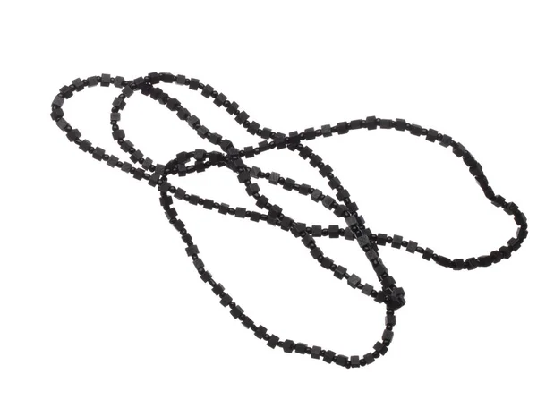 五彩缤纷的部落珠子风格的项链飘扬在空中 黑色珠子项链是时尚装饰品的宝石 时尚装饰项链增添了更多的风格 孤立的白色背景 — 图库照片