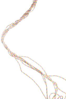 Karmaşık Dağcılık İp Yuvarlaması havada uçuşuyor. Spor dağ hobisi için güçlü tırmanma ipi, tırmanma ipinin ağırlığını tutmak için güvenlik teçhizatı gerekir. Beyaz arkaplan izole