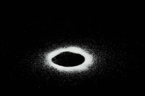 白沙飞散爆炸 微粒点状粒子波爆炸 抽象云雾飞行 白色的沙子飞溅在空气中 黑色背景孤立 圆圈0个数字 — 图库照片