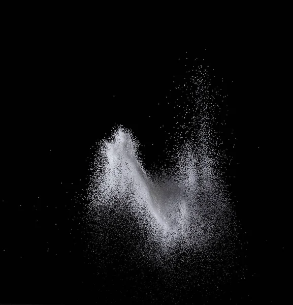 白沙飞散爆炸 微粒点状粒子波爆炸 抽象云雾飞行 白色的沙子飞溅在空气中 黑色背景被隔离 — 图库照片