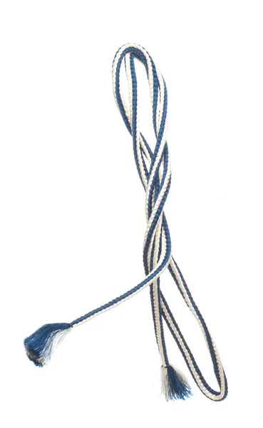 日本传统科莫诺装备的绳绳呈弧形在空中飘扬 日本传统科莫诺面料系绳是婚纱的漂亮装束 孤立的白色背景 — 图库照片