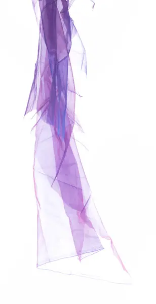 紫色の紫色の紫色のオルガンザファブリックは 曲線形状 繊維ブルースカイオーガンザファブリックの部分を空中に投げます 白い背景によって隔離される動きのぼやけ ストックフォト