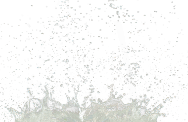 Crown sudan nesneye dalgalı hareketle kavisli düşüş patlaması yapıyor. Siyah arka plan izole. Crown Water damlacıklar ve dalgalar halinde çırpınan şekil yaratmak için nesnenin üzerine su sıçrar..