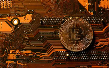 Bilgisayar devre kartında BTC bitcoin Kripto para gösterimi. Kripto para birimi, madencilik, teknoloji, yatırım, finans, ulusal banka rezervi kavramı