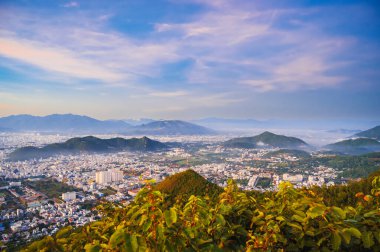 Nha Trang şehrinin Angel Mountain, Vietnam 'dan görüntüsü.