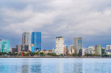 Da Nang şehrinin havadan görüntüsü. Da Nang, Vietnam - 30 Kasım 2024.