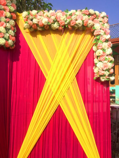 Decoratieve Kleurrijke Toegangspoort Voor Het Indiase Huwelijk Locatie Gemaakt Van — Stockfoto