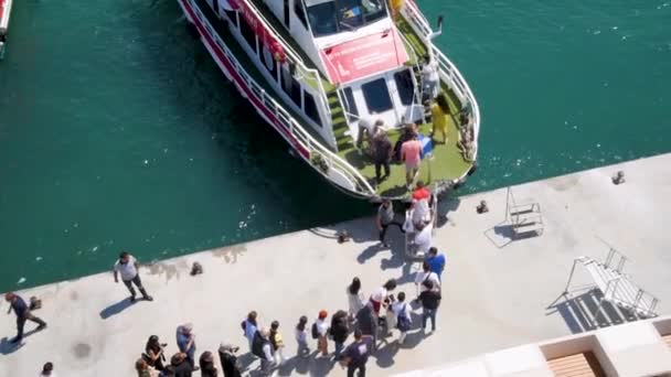 Istanbul Turchia Giugno 2023 Coda Traghetto Torre Della Vergine Una — Video Stock