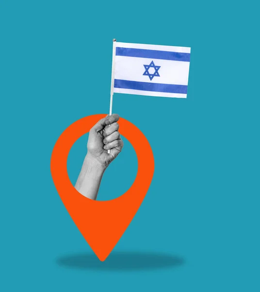 Konstkollage Hand Med Israelisk Flagga Blå Bakgrund Med Navigeringsskylt Begreppet — Stockfoto