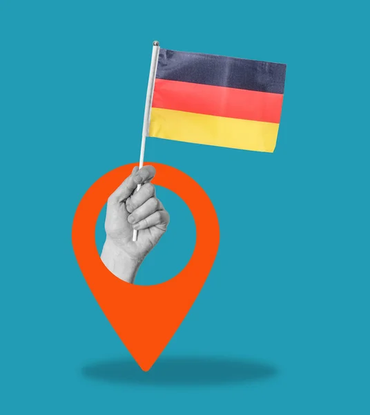 Sanat Kolajı Mavi Arka Planda Alman Bayrağı Navigasyon Işareti Yön — Stok fotoğraf
