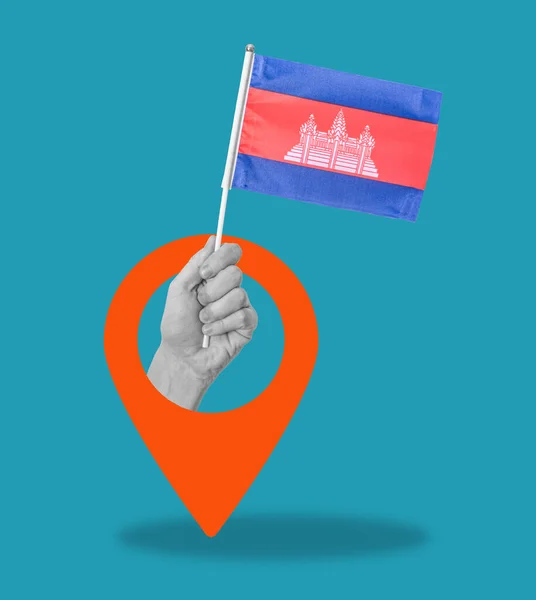 ナビゲーションサインのある青の背景にカンボジアの国旗を手にしたアートコラージュ ナビゲーションと配置の概念 — ストック写真