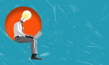 Çağdaş sanat kolajı bir ampul tarafından yönetilen bir adamın dizüstü bilgisayarla daireler çizdiğini gösteriyor. Yaratıcılık kavramı, ilham, yenilik, başarı, fikirler. Boşluğu kopyala.